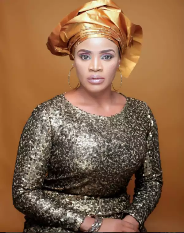 Actress Uche Ogbodo gorgeous in new lovely photos